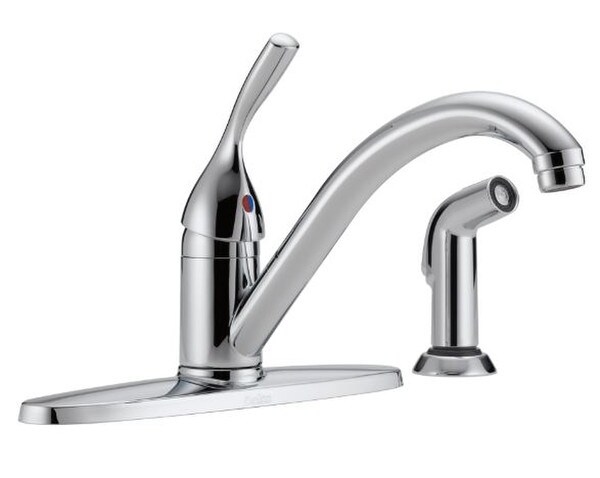 Delta Single Handle Kitchen Faucet with Spray - Chrome